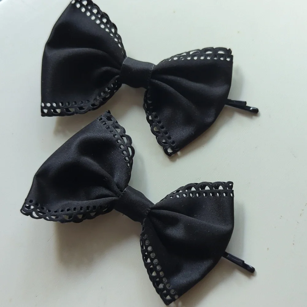 🆕 black satin eyelet trim bow set